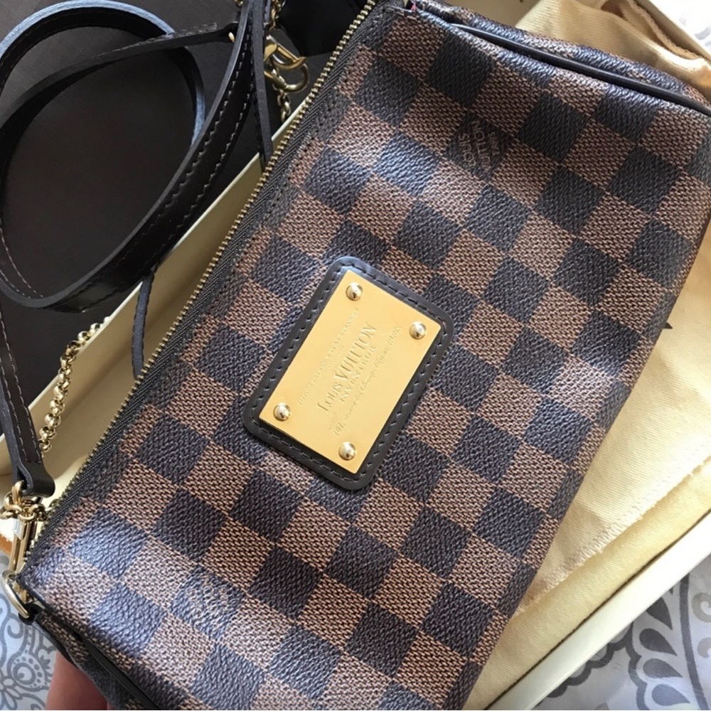 Authentic Louis Vuitton, Eva crossbody handbag!